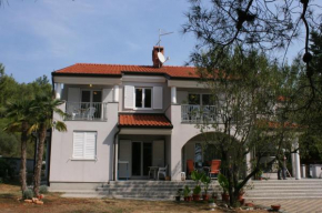 Apartments with a parking space Novigrad - 7017